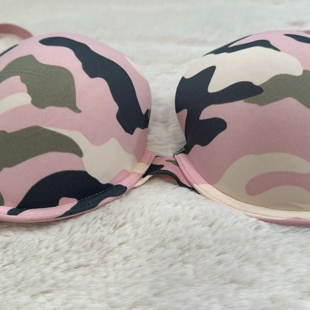 VS PINK Lightly Lined Wear Everywhere T-Shirt Bra Pink Camo size 32DD